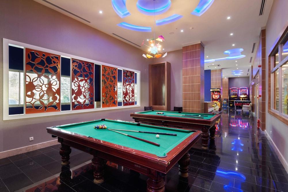 swimming pool spa