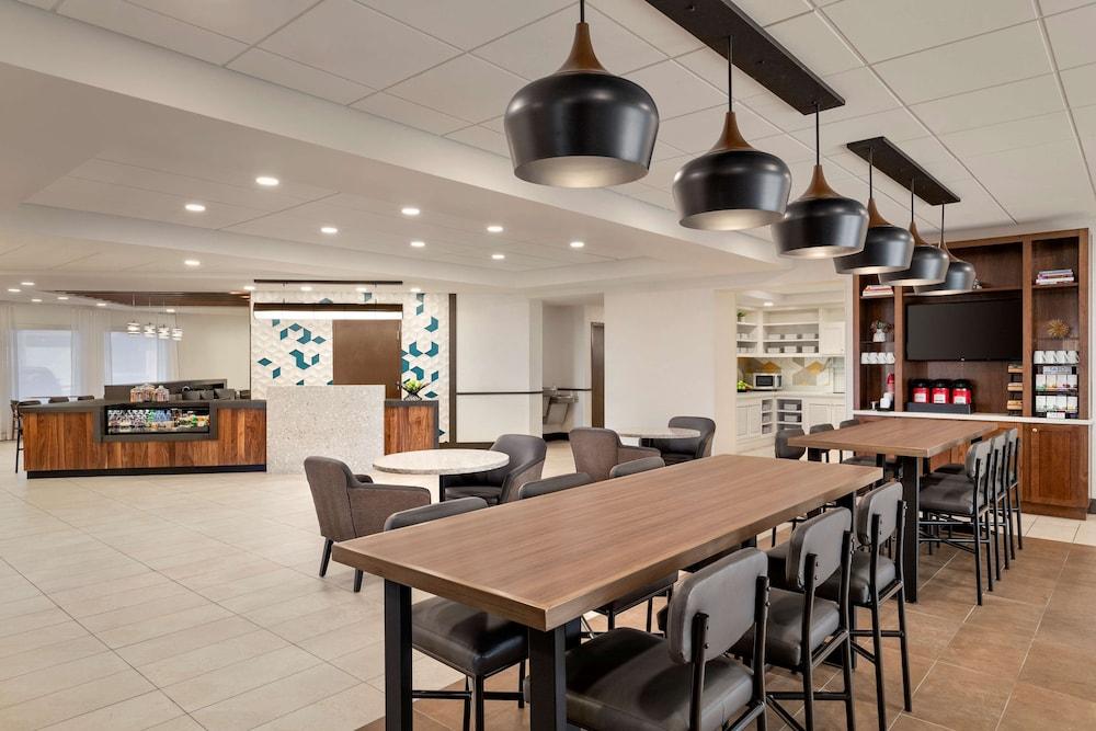 restaurant cafeteria