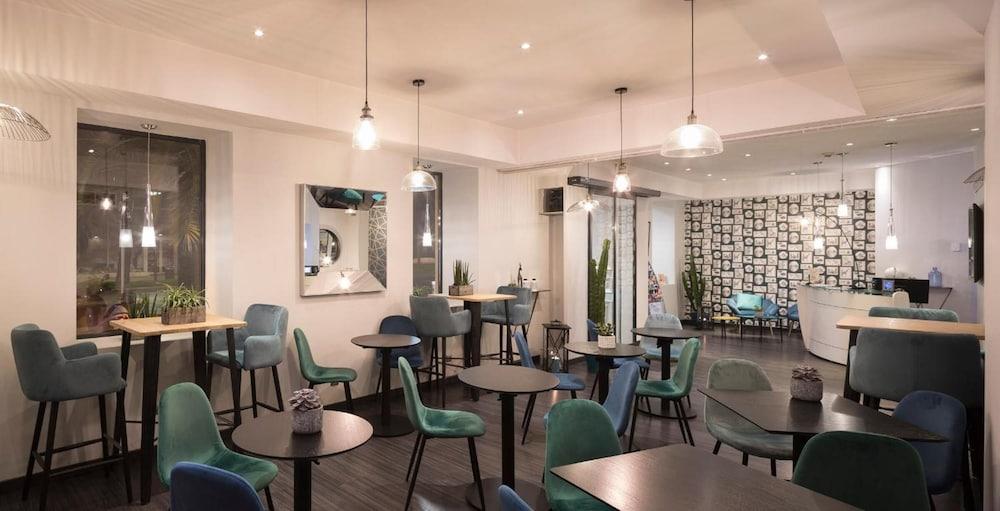 restaurant-cafeteria