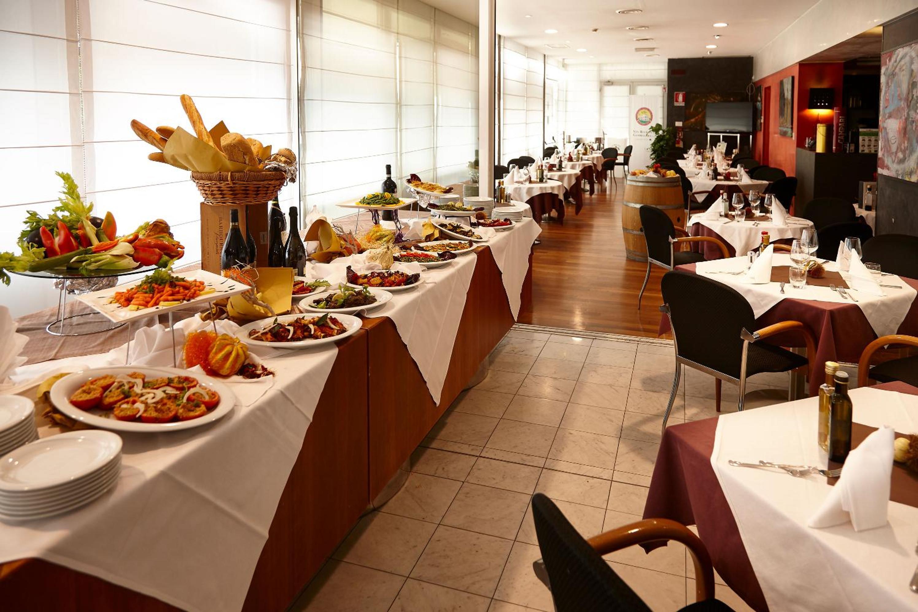 restaurant cafeteria