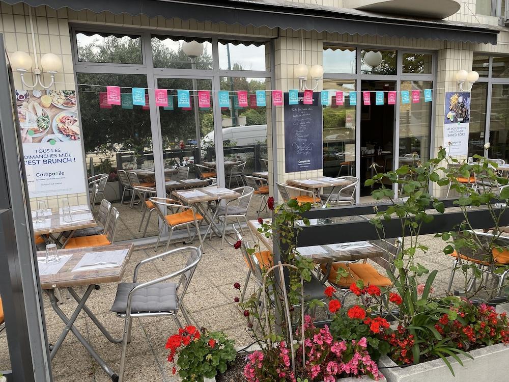 restaurant cafeteria