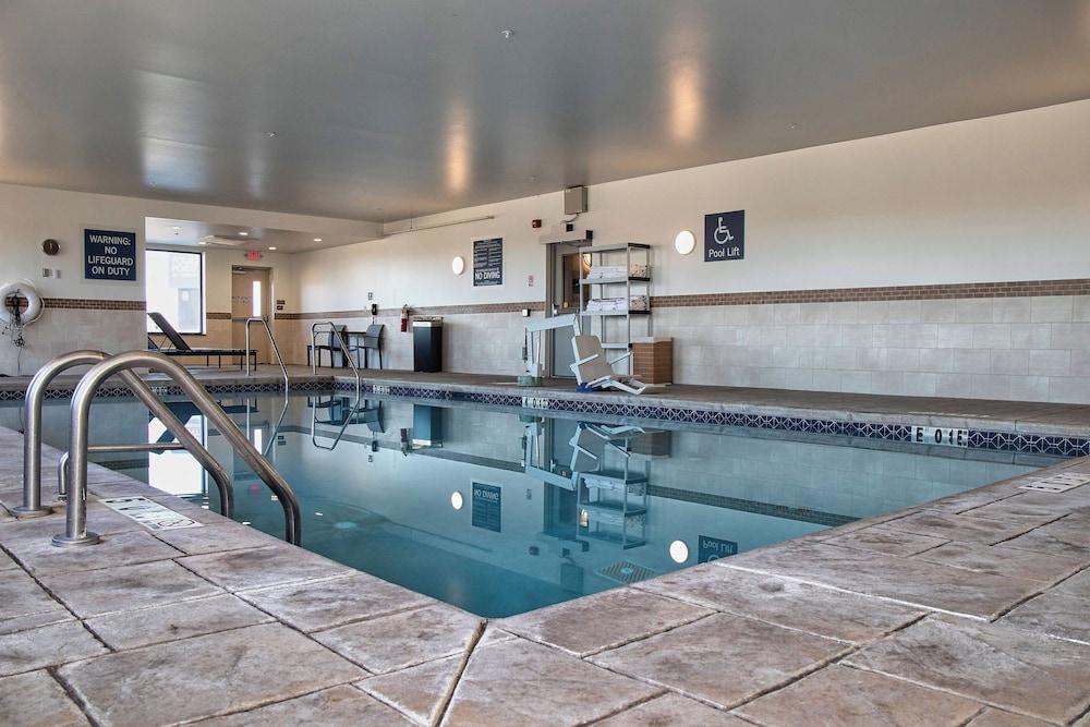 swimming pool spa