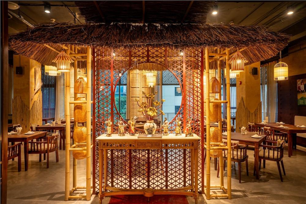 restaurant cafeteria