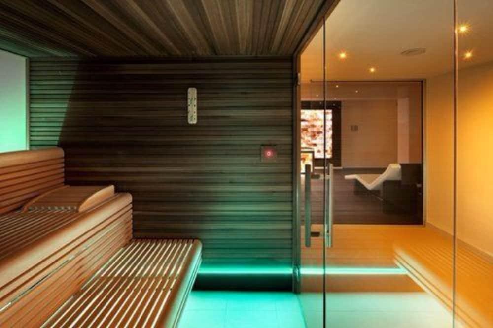 swimming pool spa