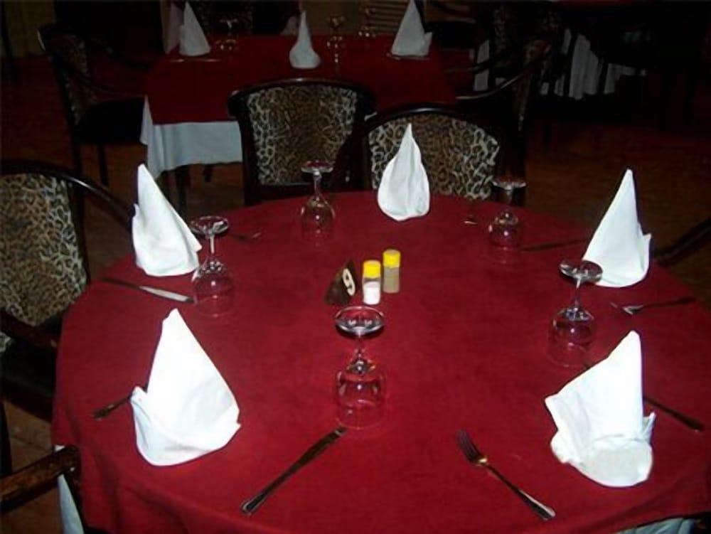 restaurant cafeteria