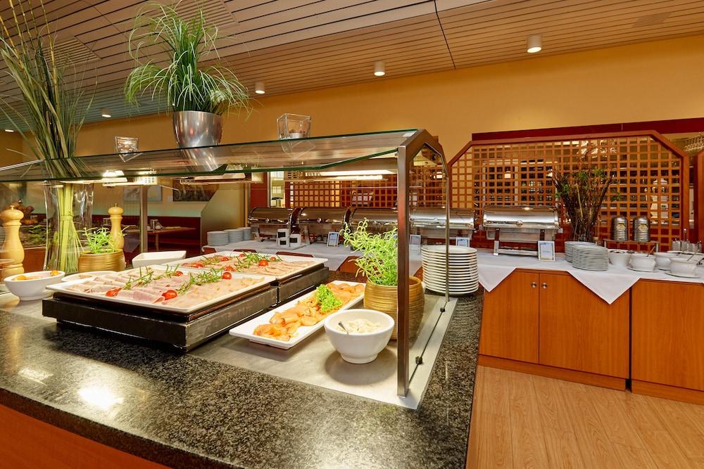 restaurant cafeteria
