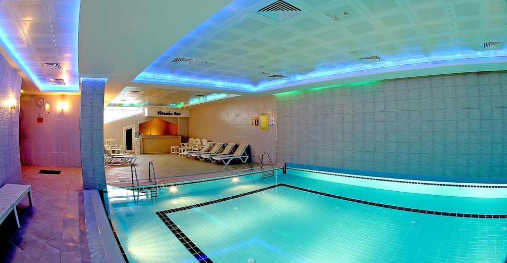 swimming pool spa