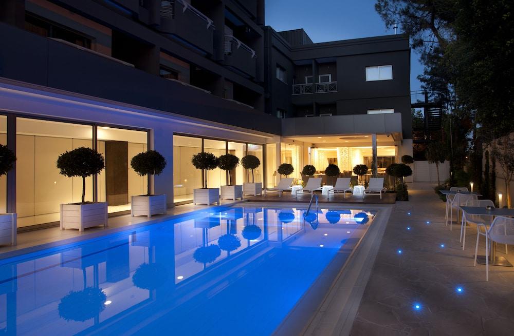 swimming pool spa