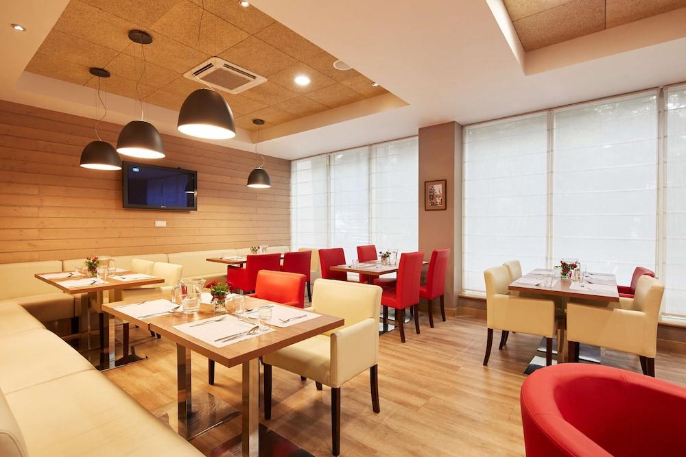 restaurant-cafeteria