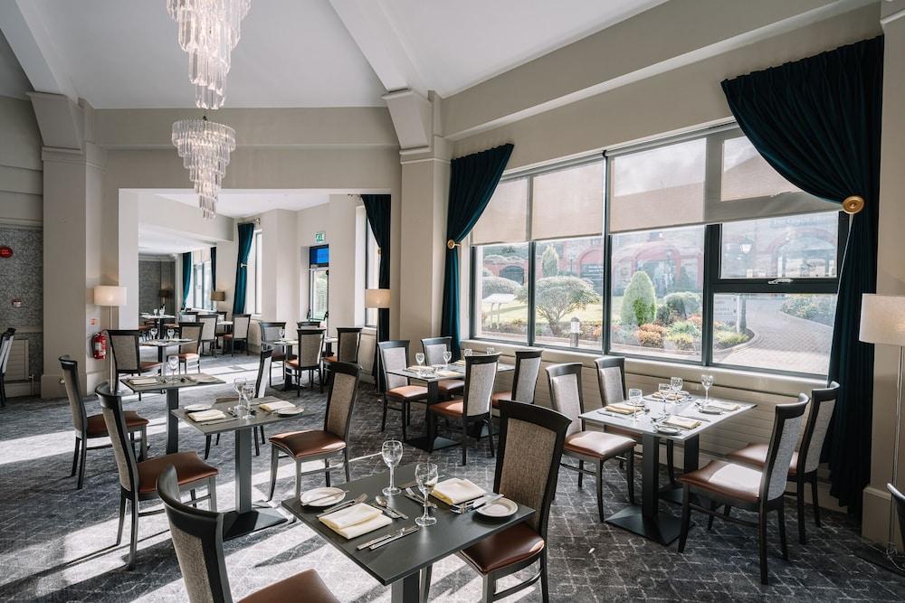 restaurant cafeteria