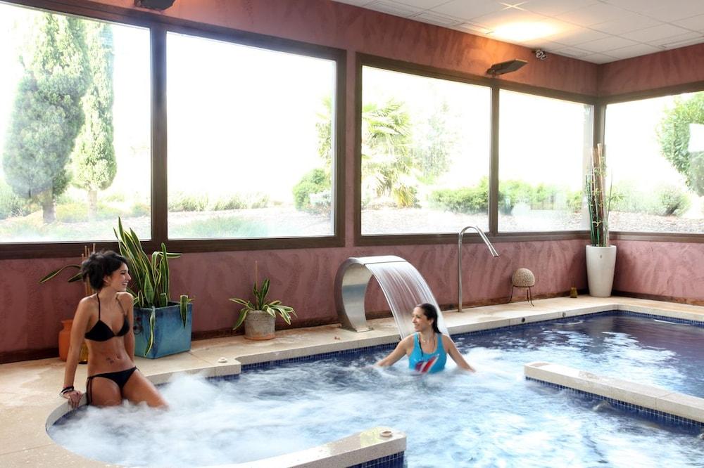 swimming pool spa