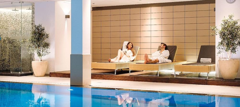 swimming pool spa