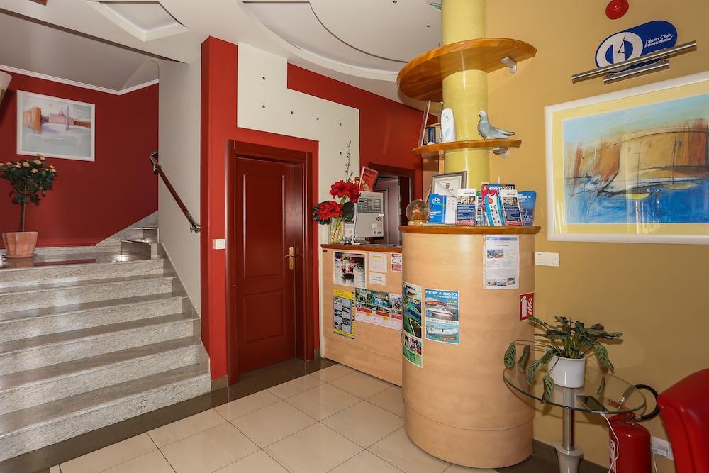 lobby
