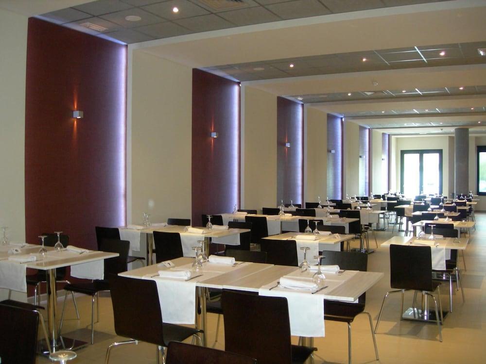 restaurant-cafeteria
