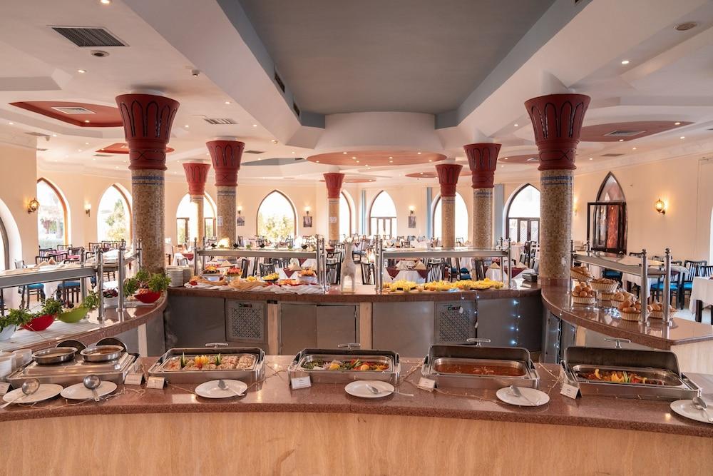 restaurant cafeteria