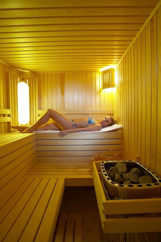 swimming pool spa