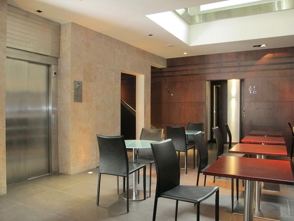 restaurant-cafeteria
