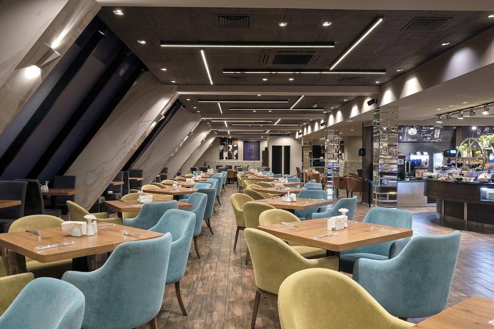 restaurant cafeteria