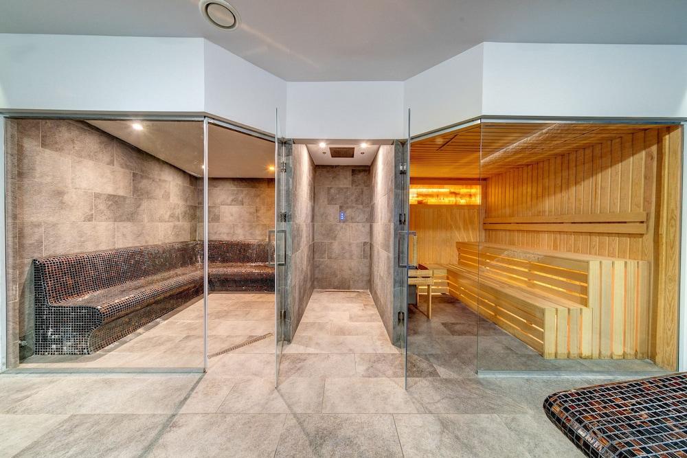 swimming pool spa