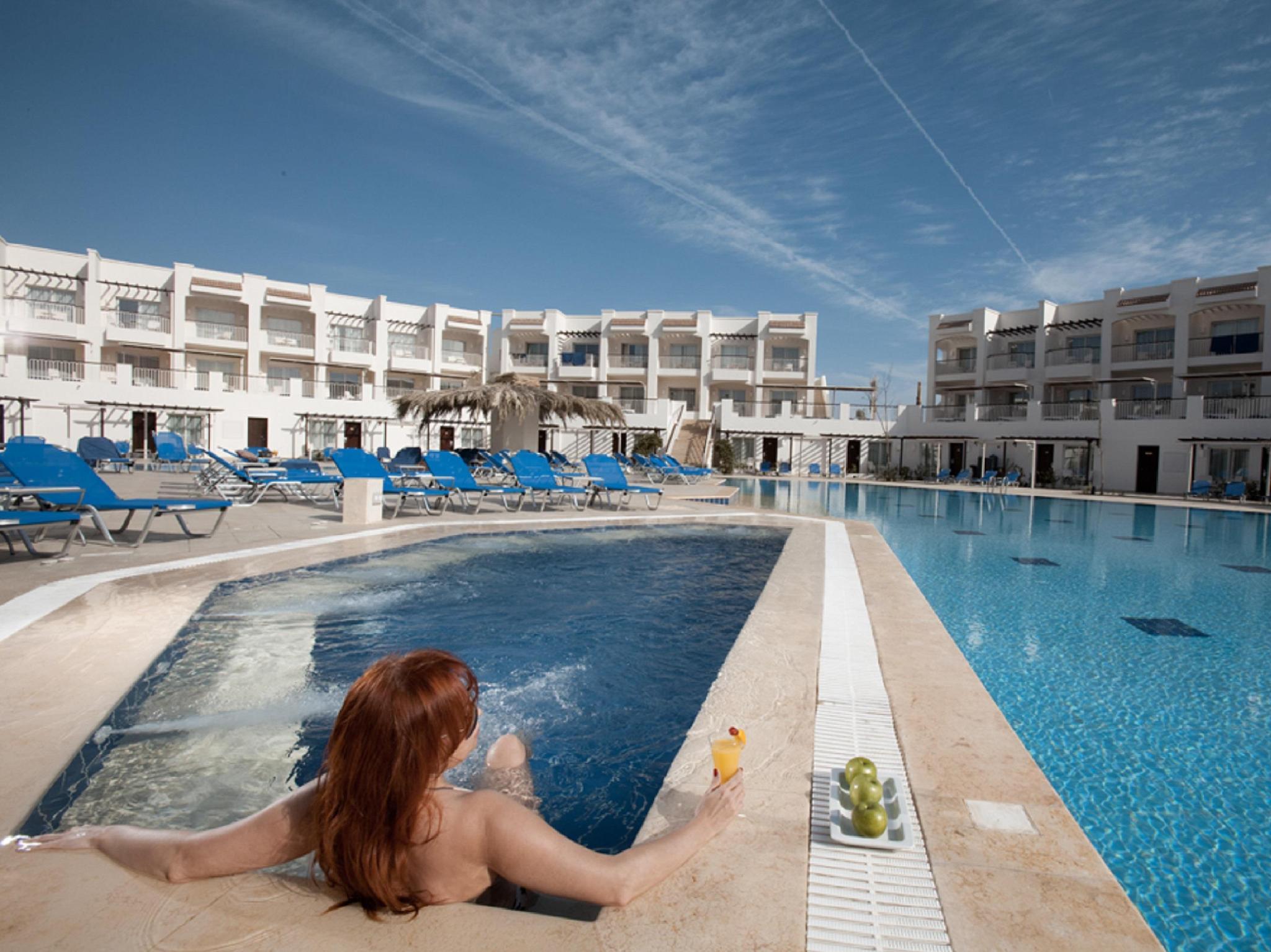 swimming pool spa