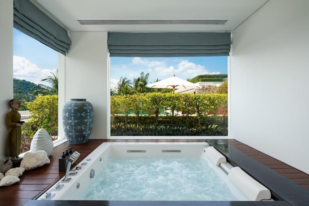 swimming pool spa