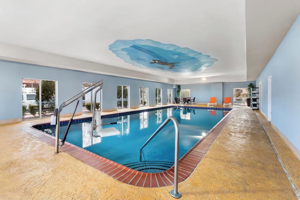 swimming pool spa