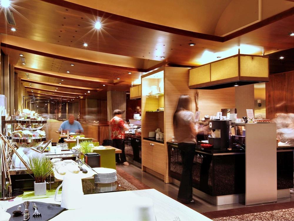 restaurant-cafeteria