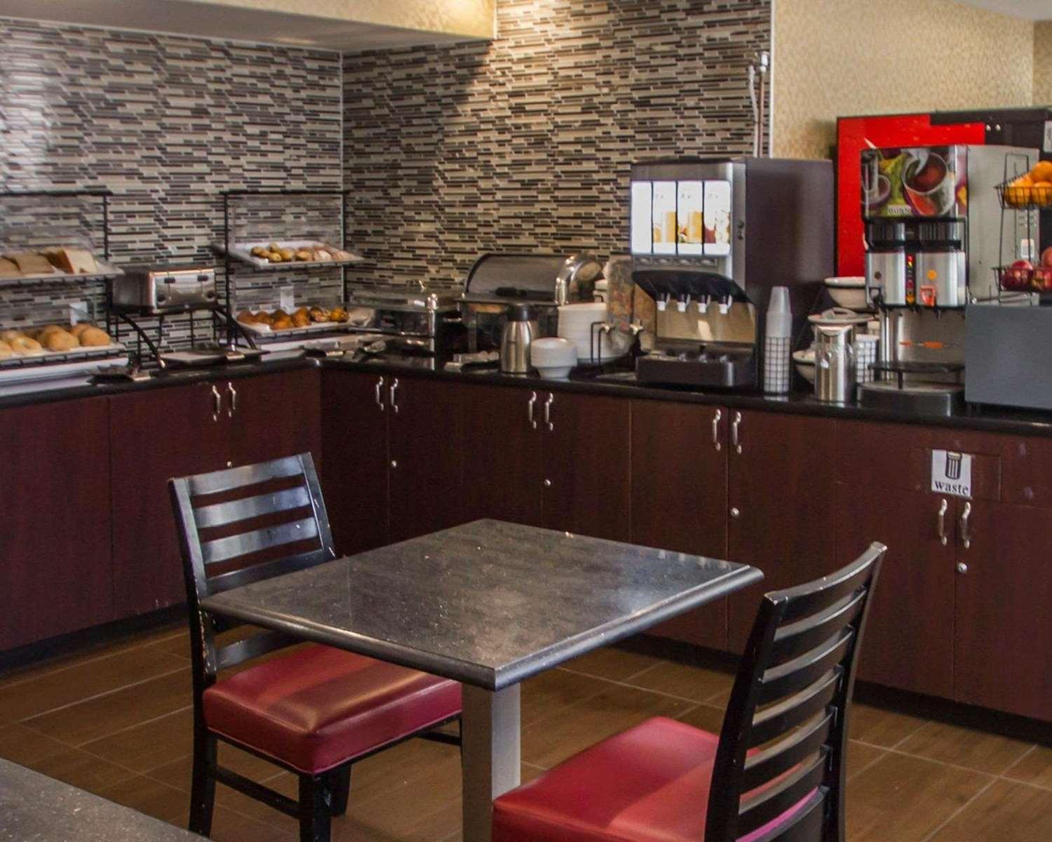 restaurant cafeteria