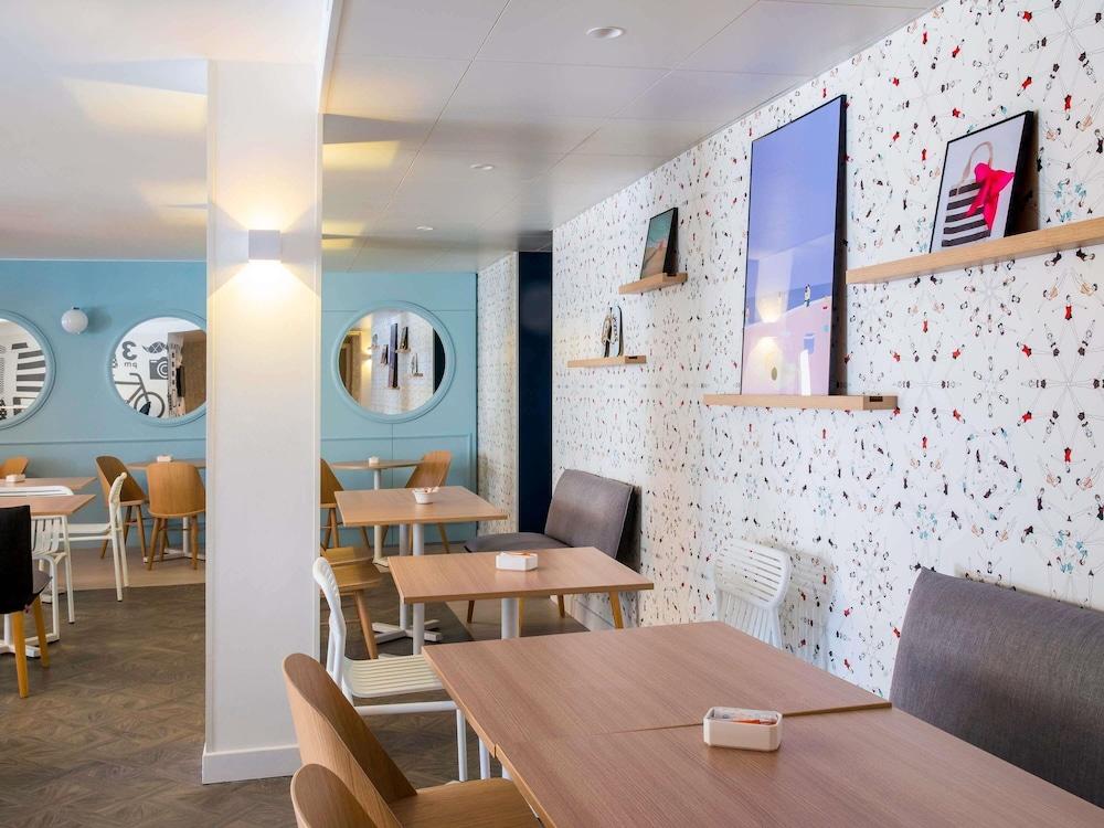 restaurant cafeteria