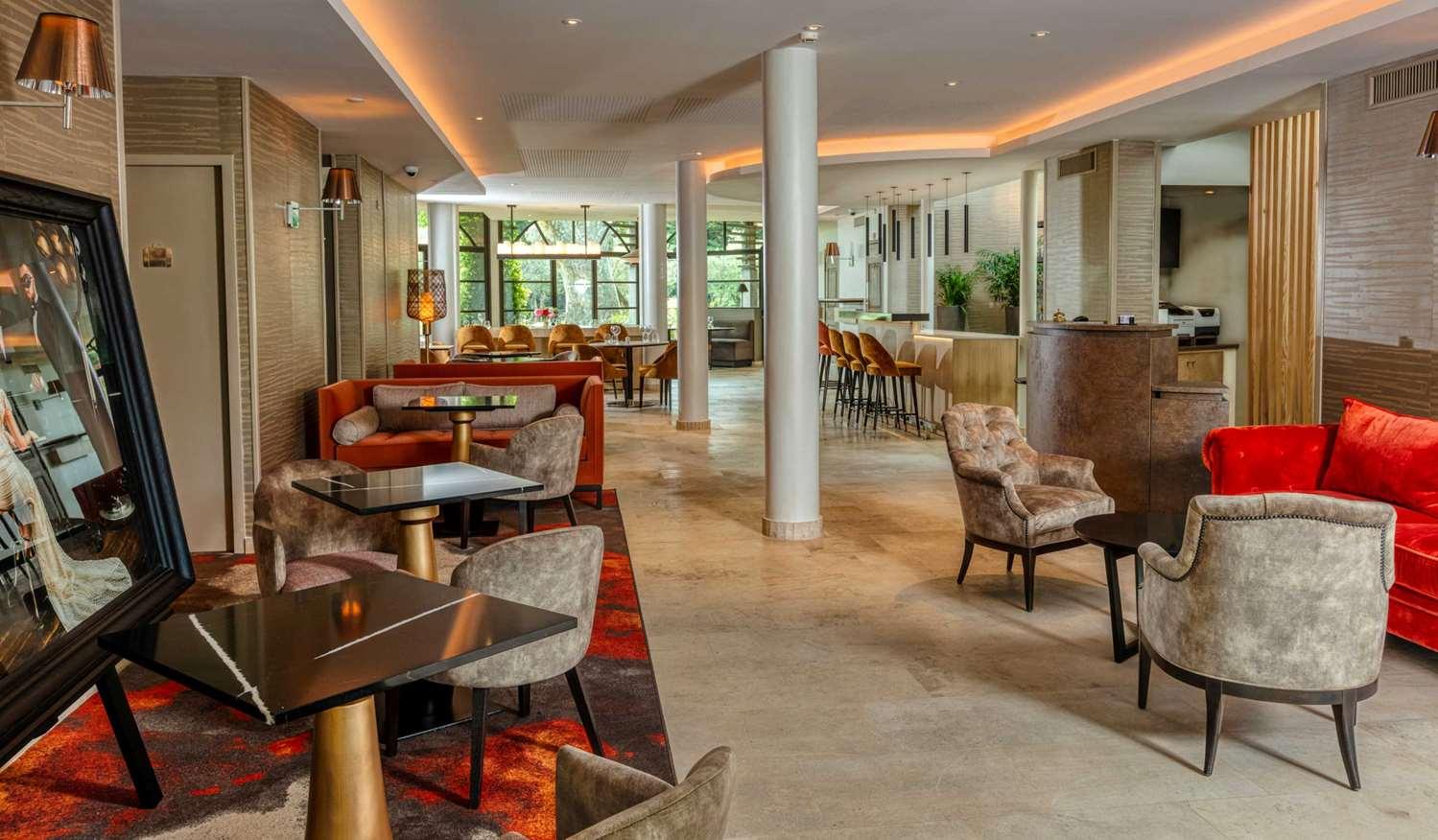 restaurant cafeteria