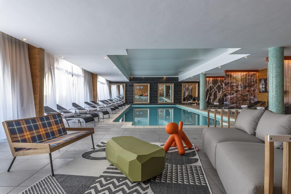 swimming pool spa