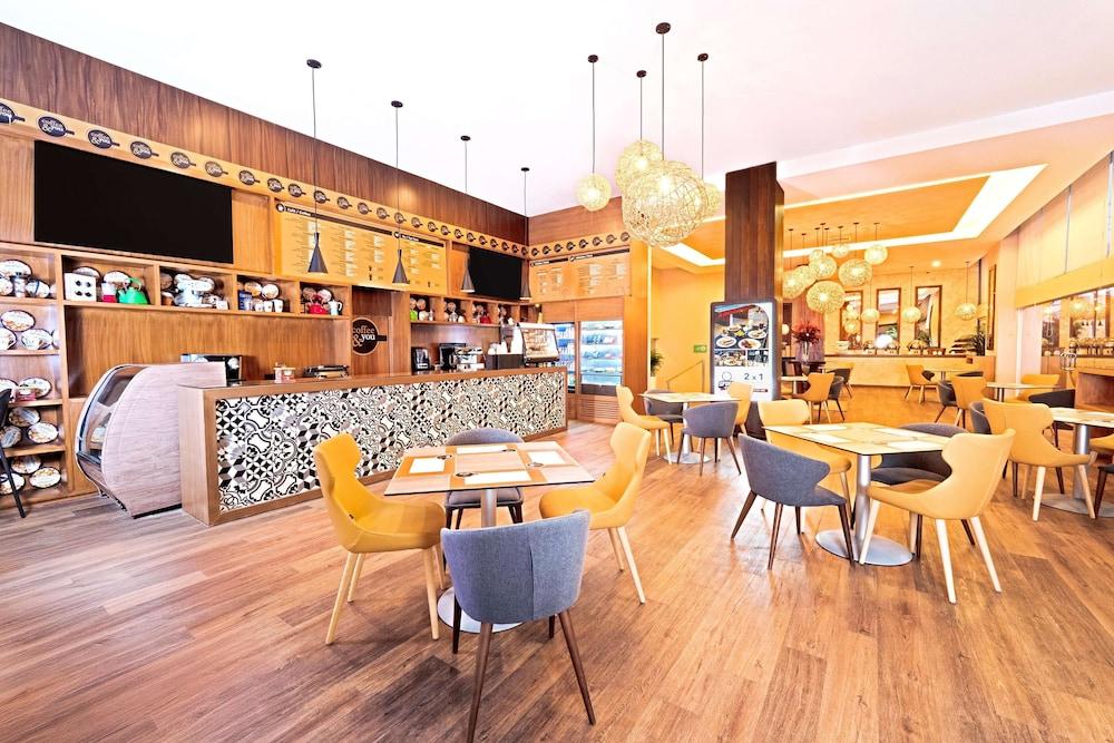 restaurant cafeteria