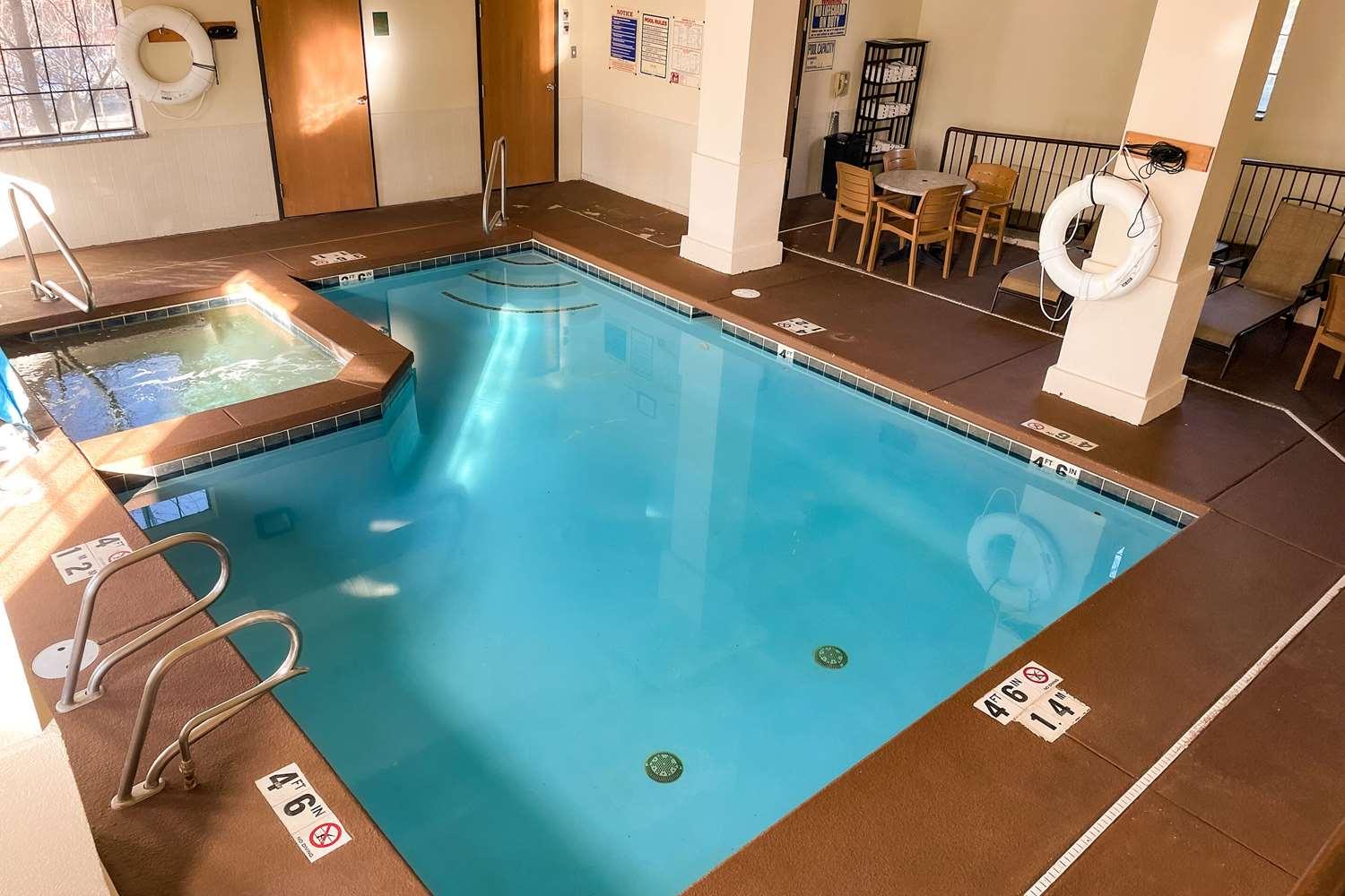 swimming pool spa