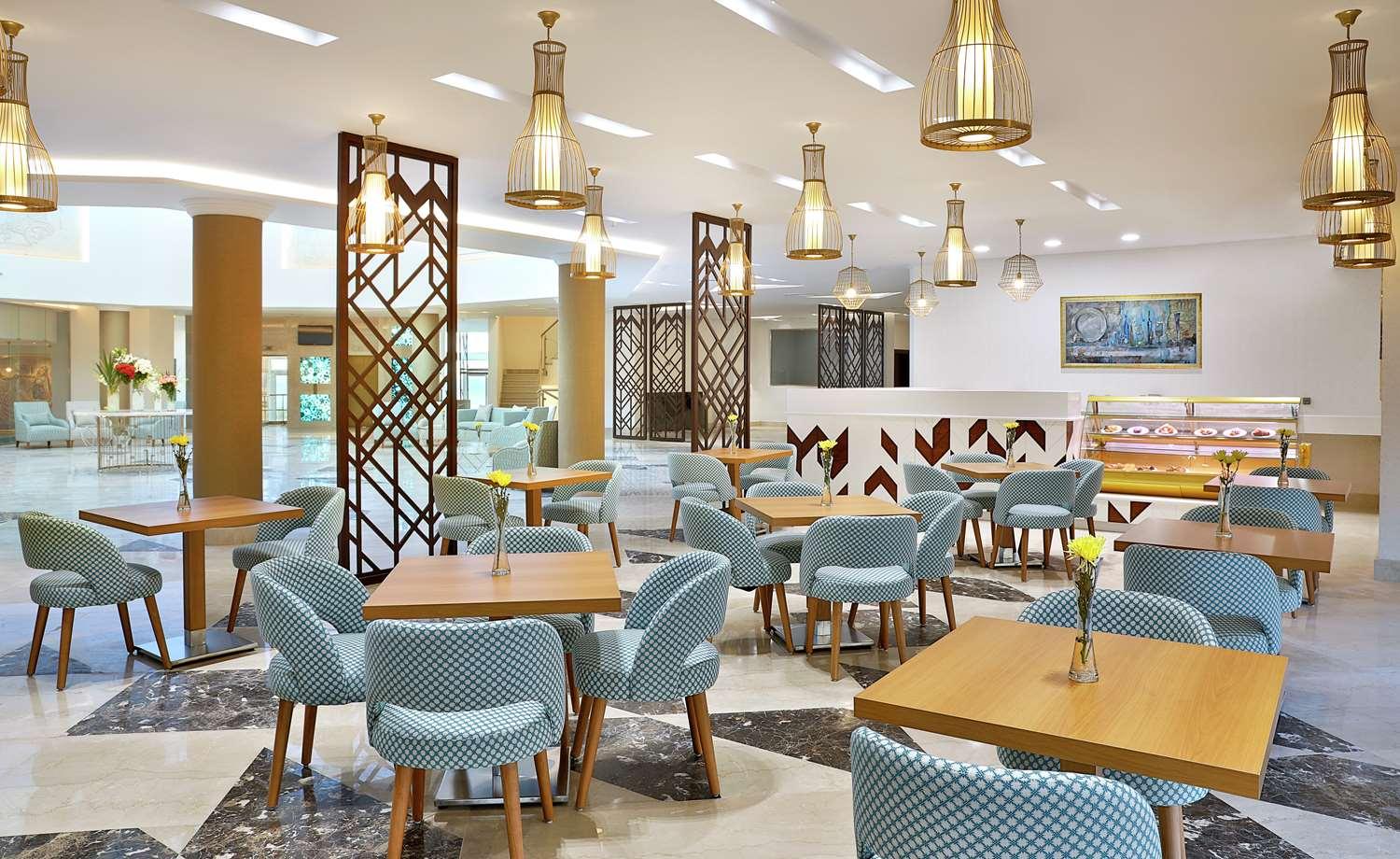 restaurant cafeteria