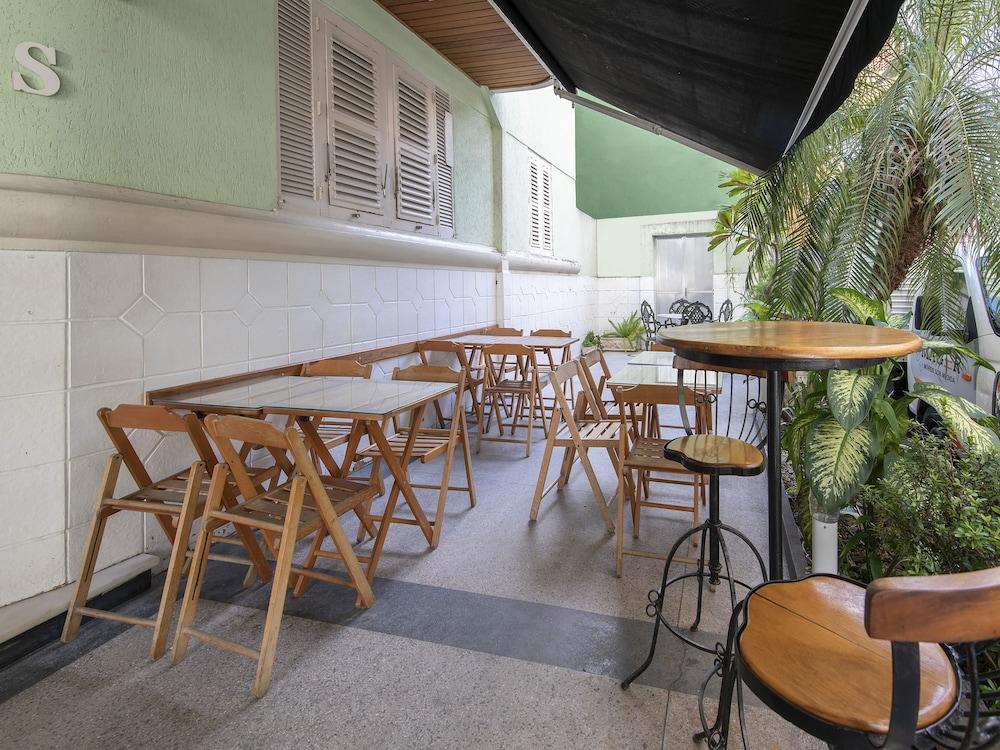 restaurant-cafeteria