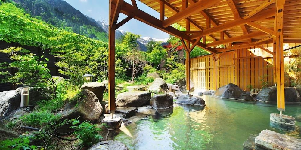 swimming pool spa