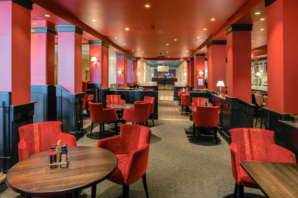 restaurant cafeteria
