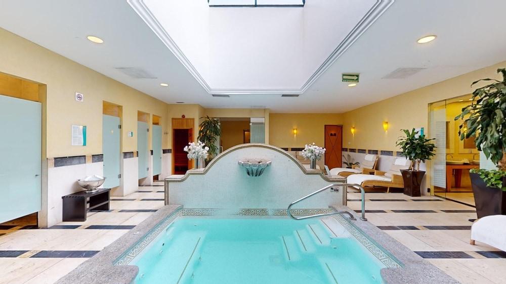 swimming pool spa