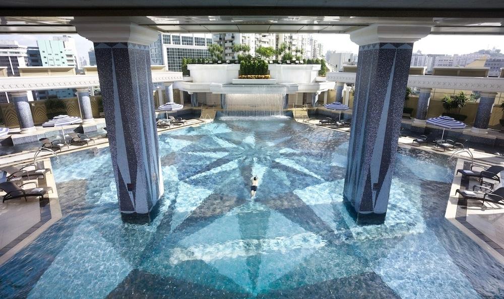 swimming pool spa