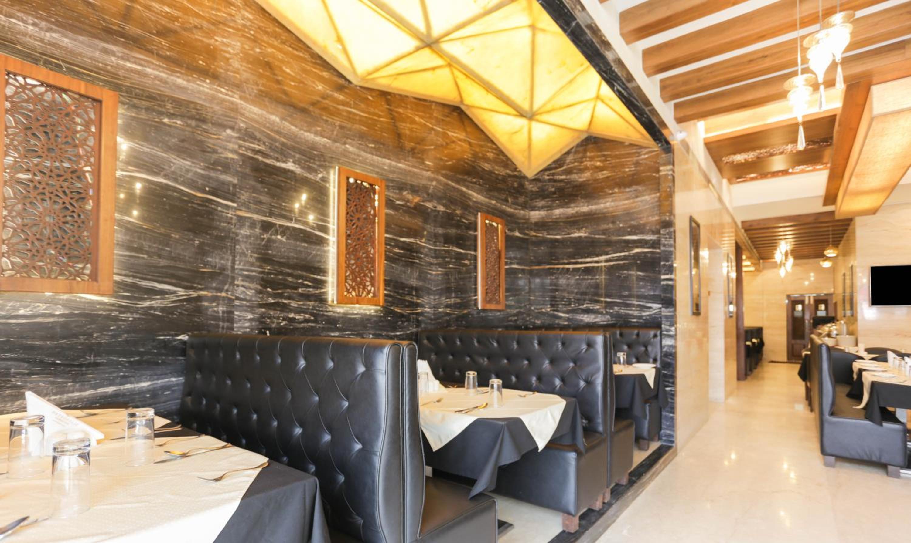 restaurant cafeteria