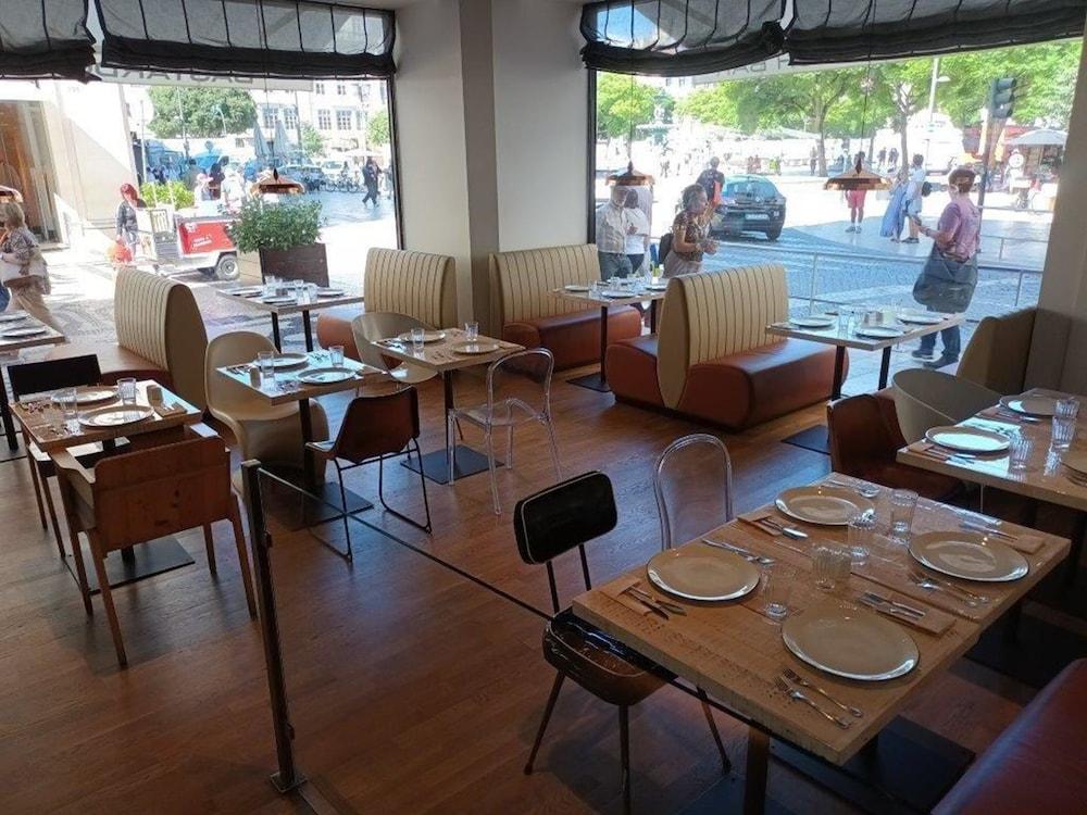restaurant cafeteria