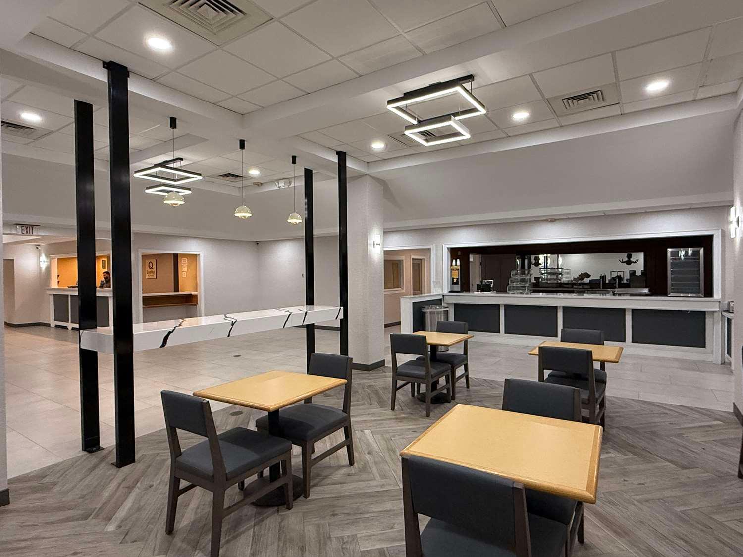 restaurant cafeteria