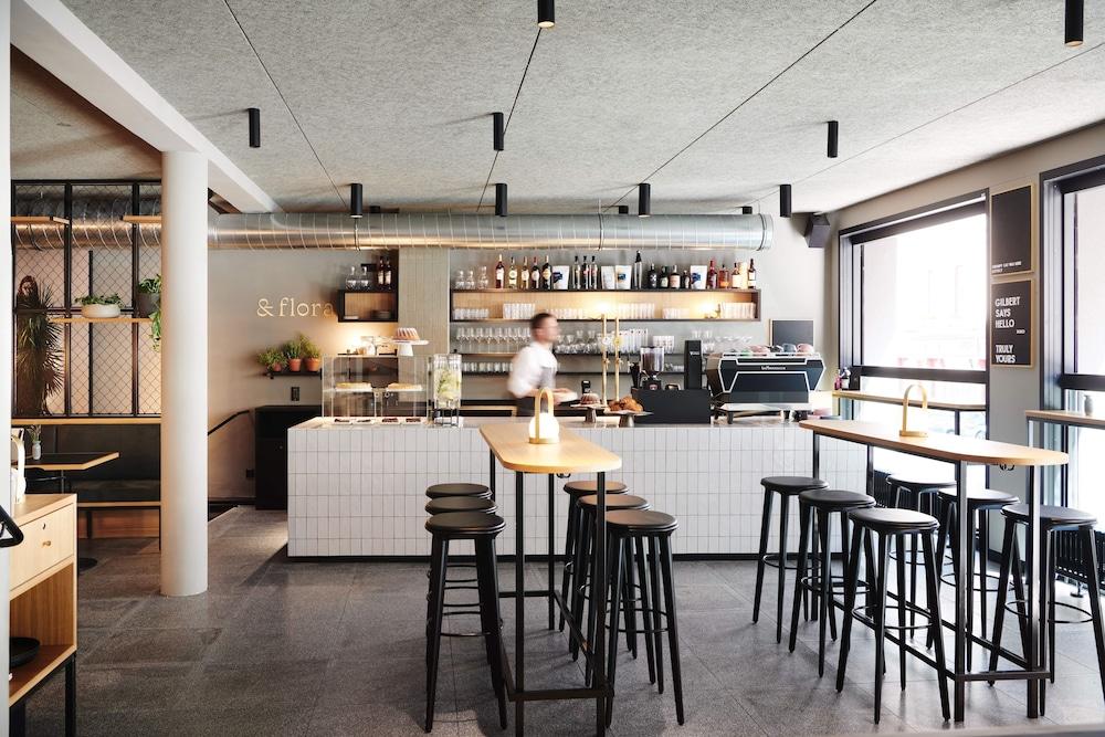restaurant cafeteria