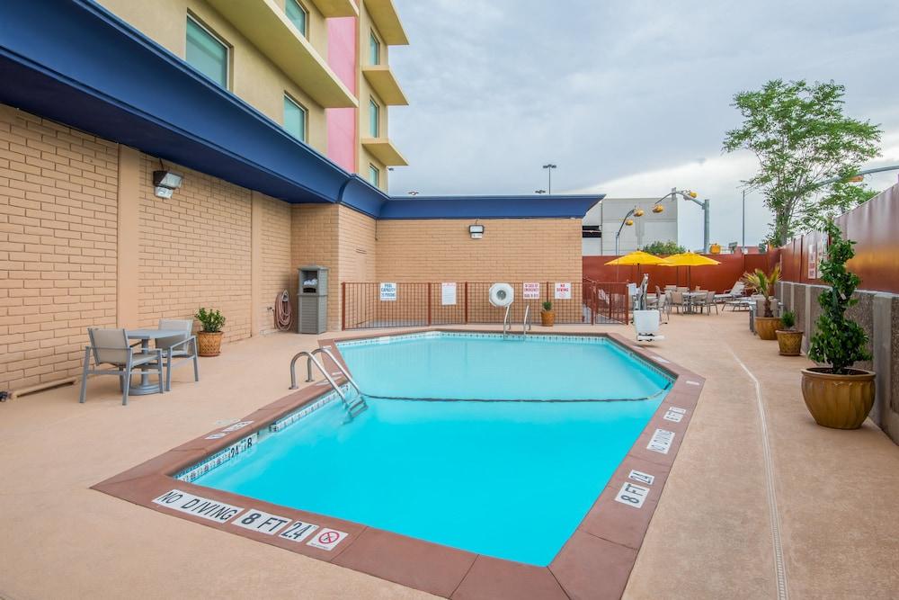 swimming pool spa