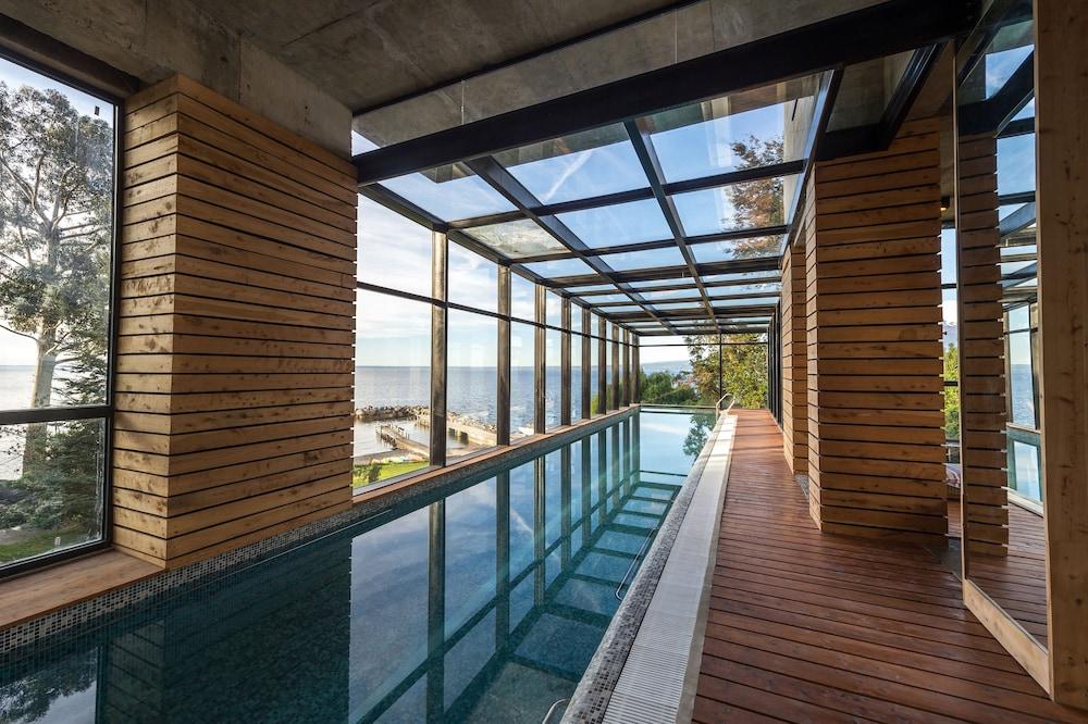 swimming pool spa