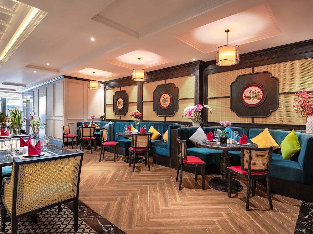 restaurant cafeteria