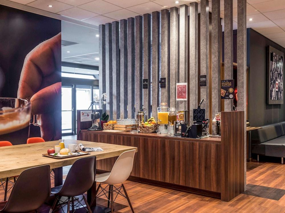 restaurant-cafeteria