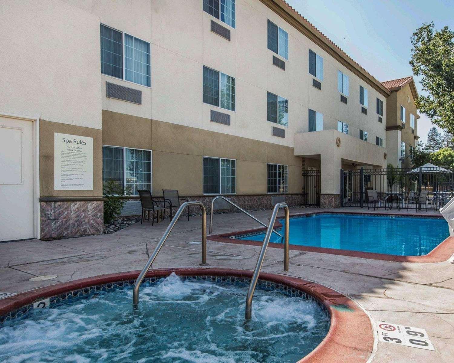 swimming pool spa