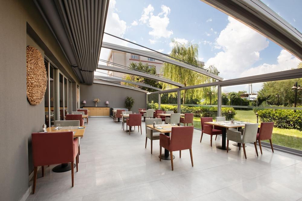 restaurant cafeteria
