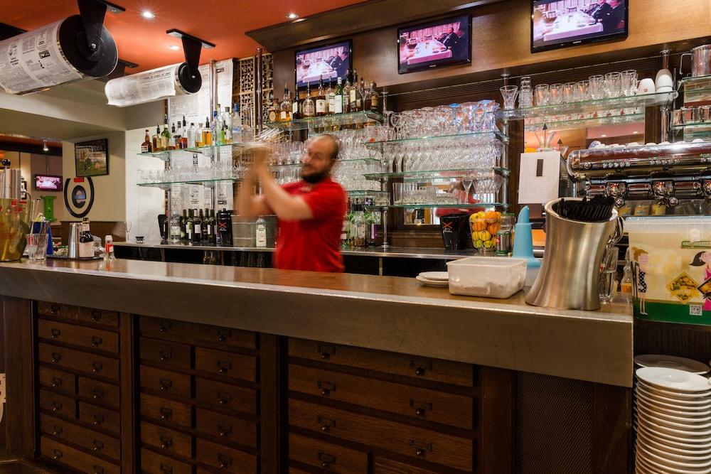 restaurant-cafeteria